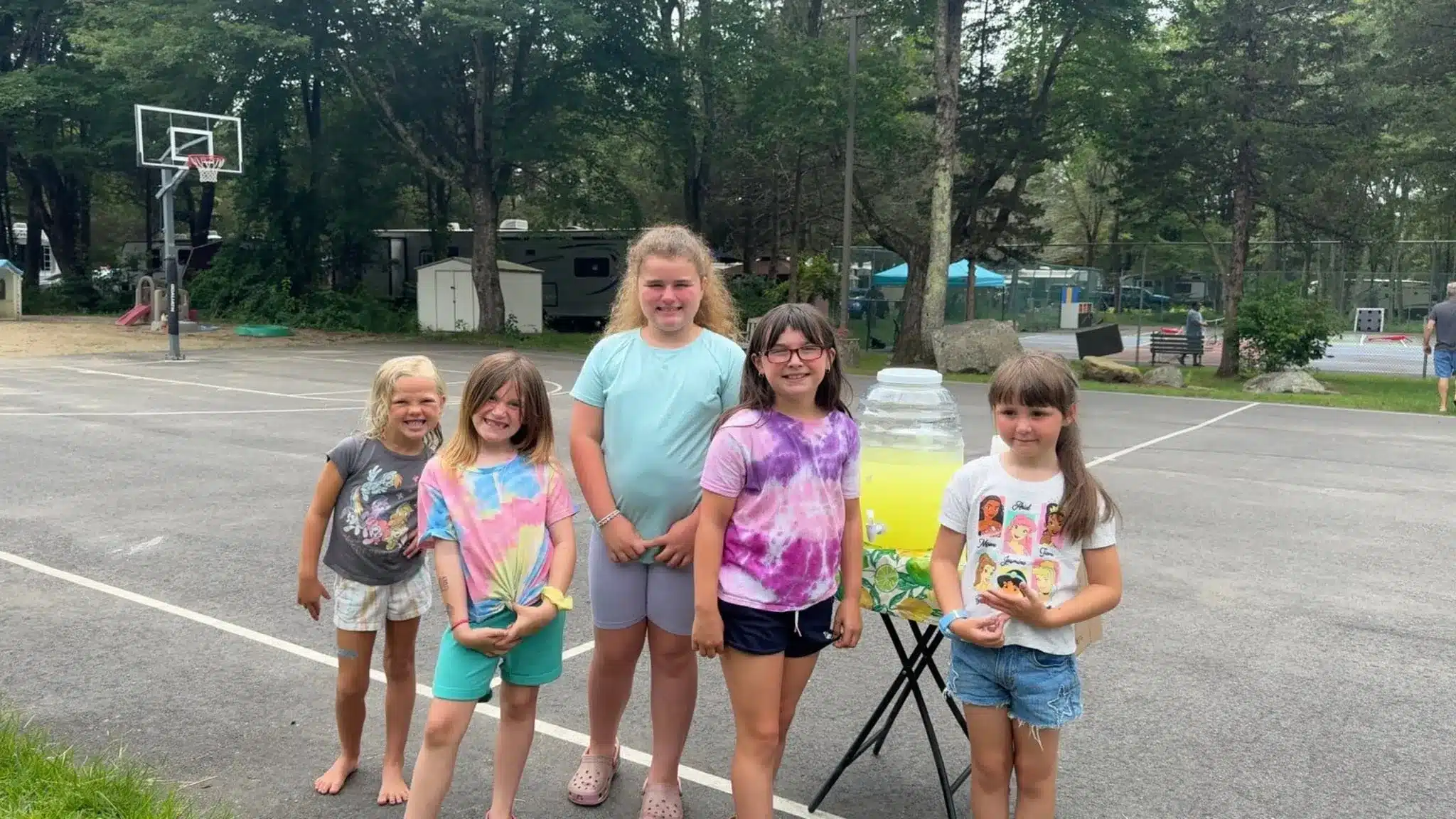 Family campground near Norwich CT with year-round camping