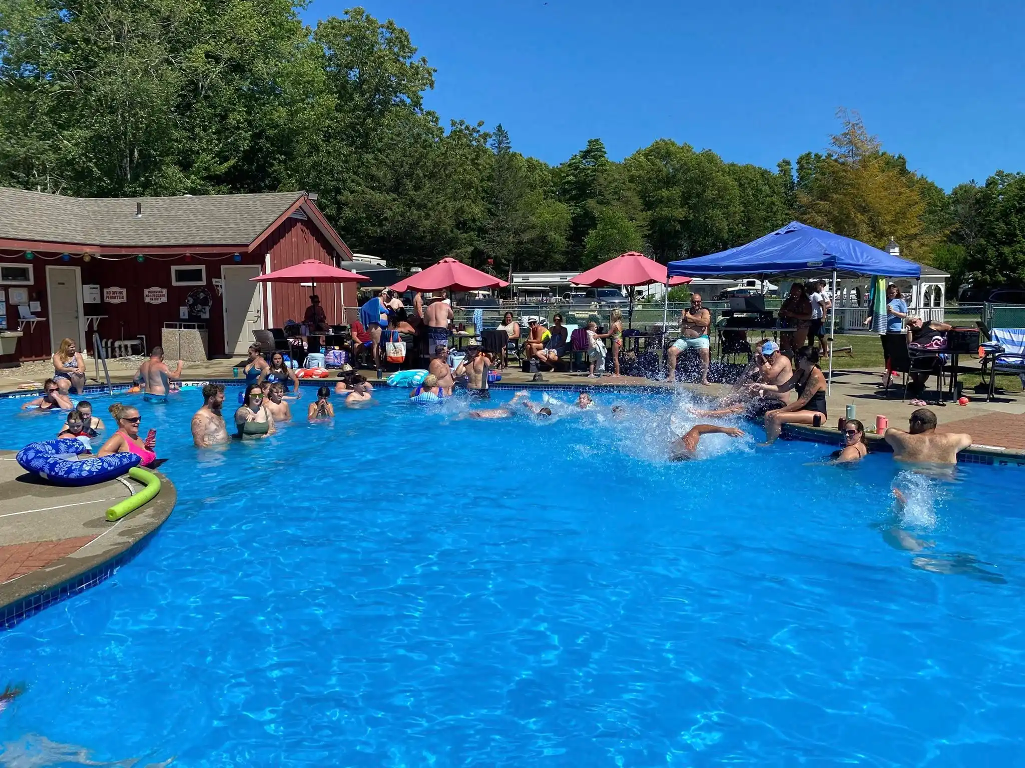 Family campground in Bozrah CT with swimming pool and fun outdoor activities